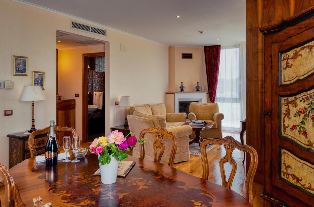 Hotel Soli Invicto Elenovo  Екстер'єр фото
