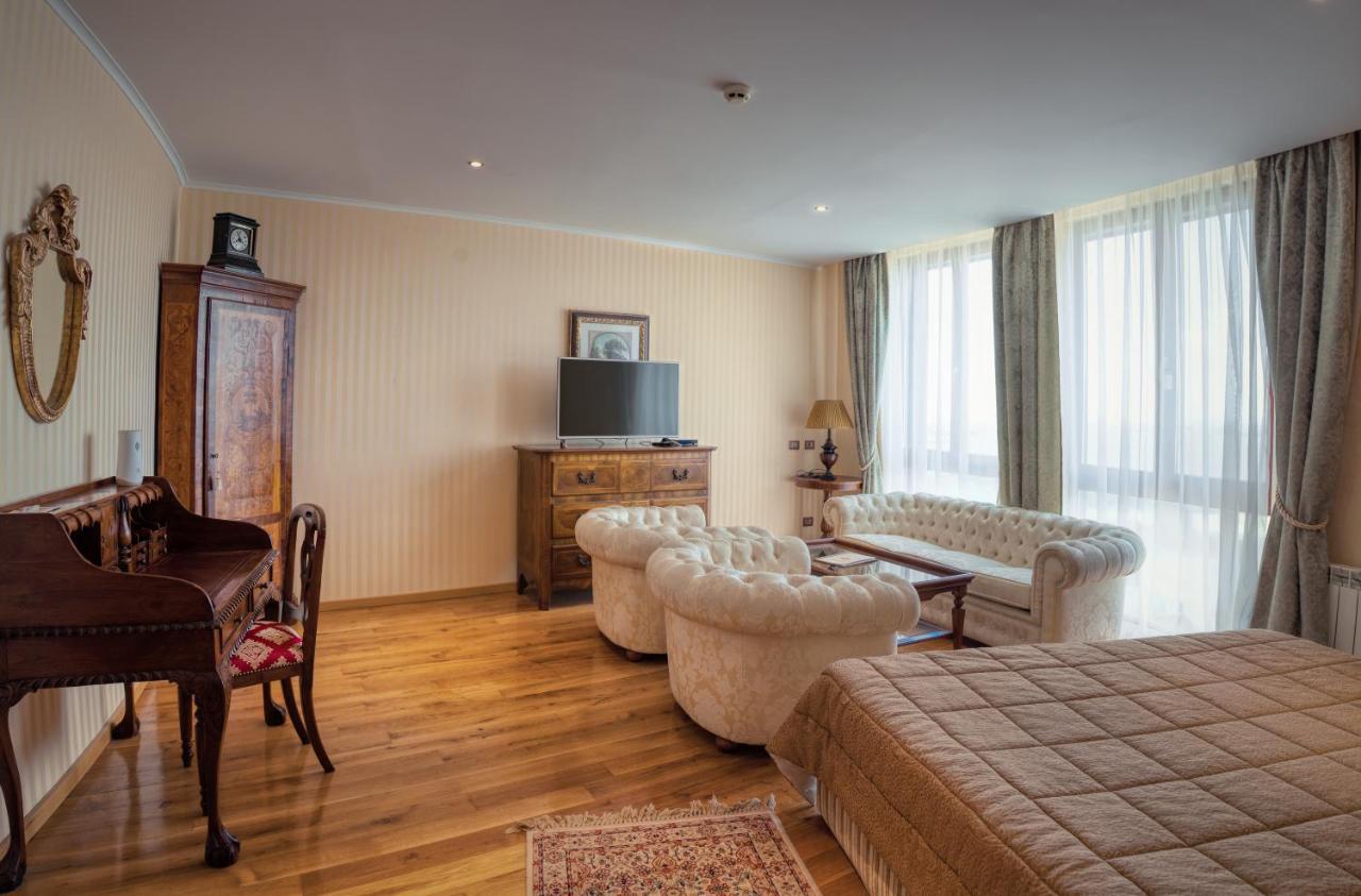 Hotel Soli Invicto Elenovo  Екстер'єр фото