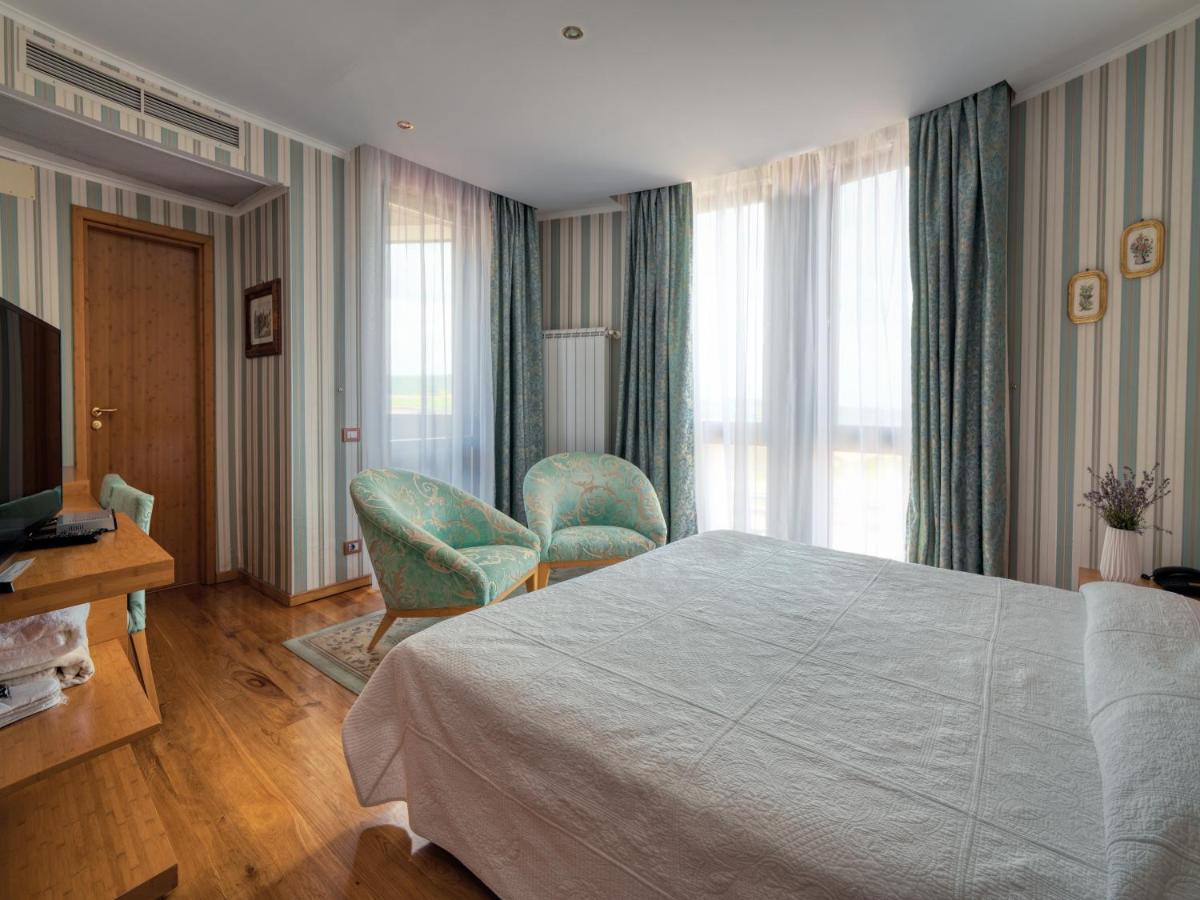 Hotel Soli Invicto Elenovo  Екстер'єр фото