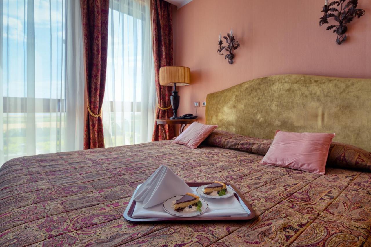 Hotel Soli Invicto Elenovo  Екстер'єр фото